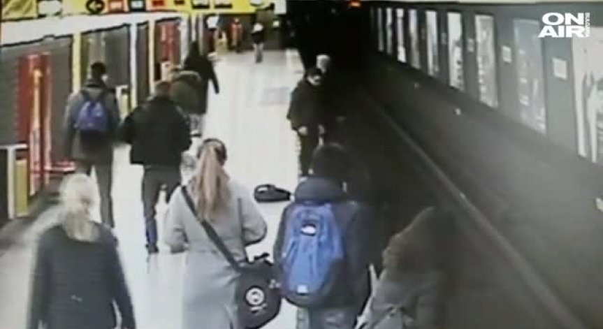 Дете падна върху релсите в метрото в Милано