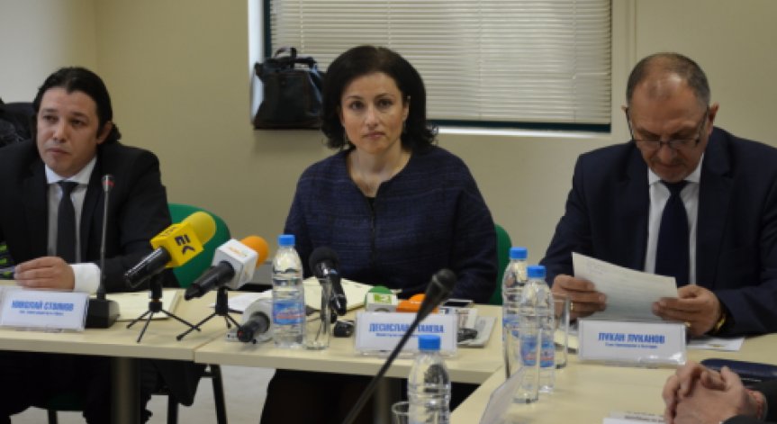 Министър Танева: Ще бъде изготвен нов Закон за храните