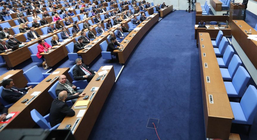 Бюджет 2026: Спасение или предстояща катастрофа – политиците се разделиха