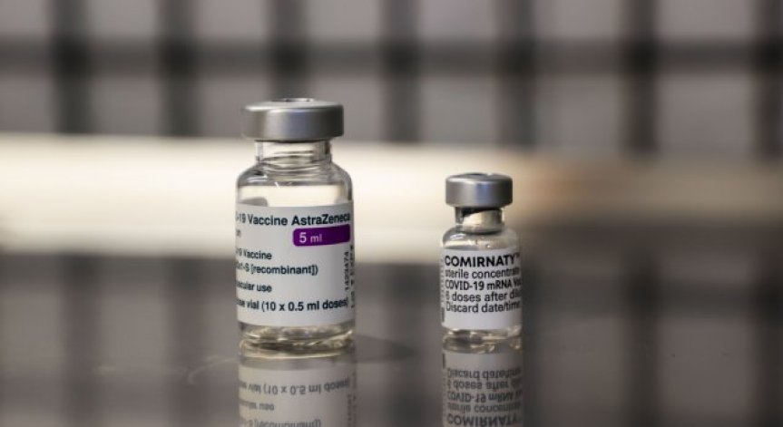 Имунизират цялото правителство на Кипър с AstraZeneca