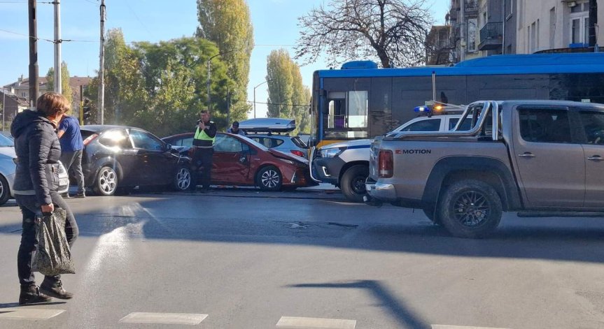В района се е образувало задръстване.
