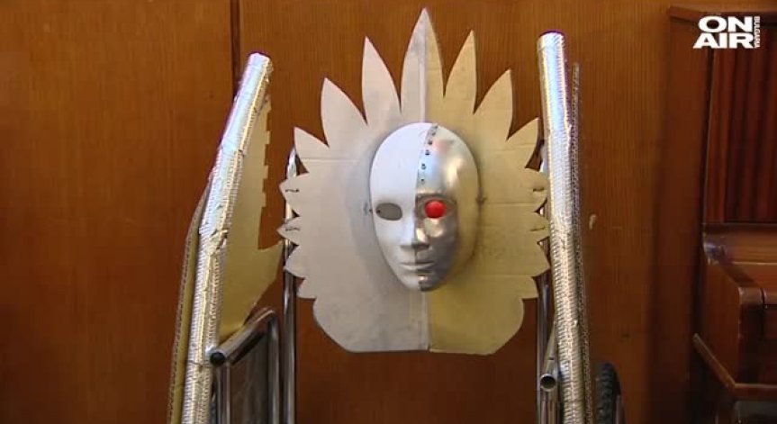 Депутати купуват инвалидни колички благотворително 