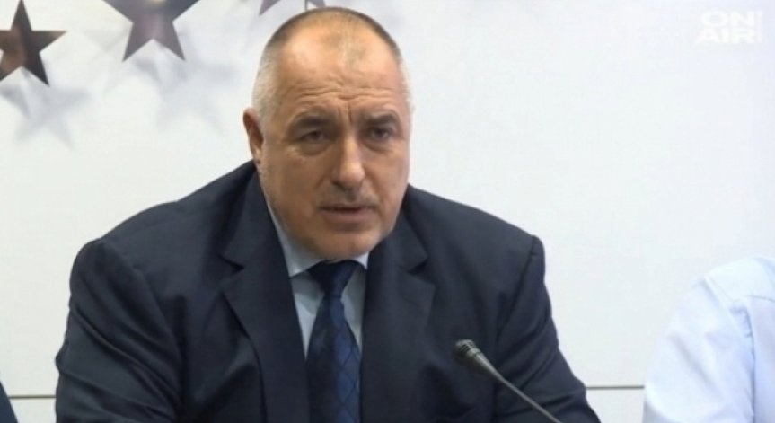 Бойко Борисов ще съди Корнелия Нинова 