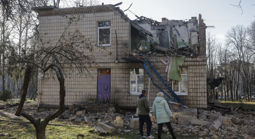 При най-мащабното руско нападение от началото на войната - Киев е в отломки, дете е ранено