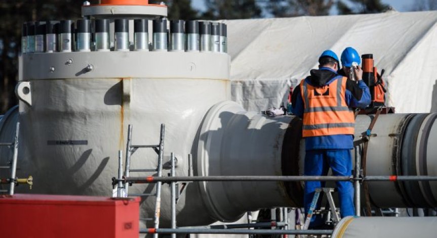 Западът въвежда нови санкции срещу руския петролен сектор