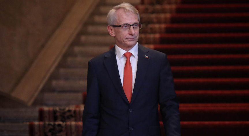 Премиерът Денков: Никой от парламента не ми е началник, Пеевски играе театър