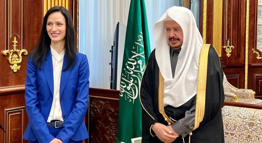 Мария Габриел: Прагматизъм и визия за бъдещето стоят между България и Саудитска Арабия