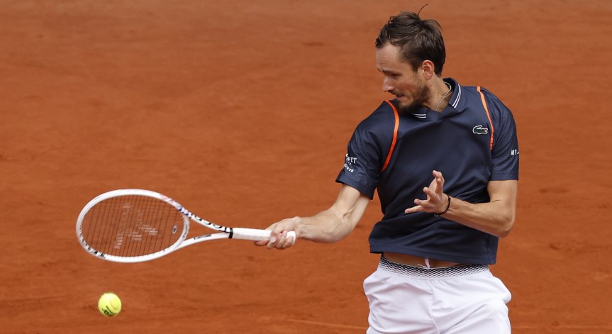 Медведев стигна до осминафиналите след експресна победа в Мадрид