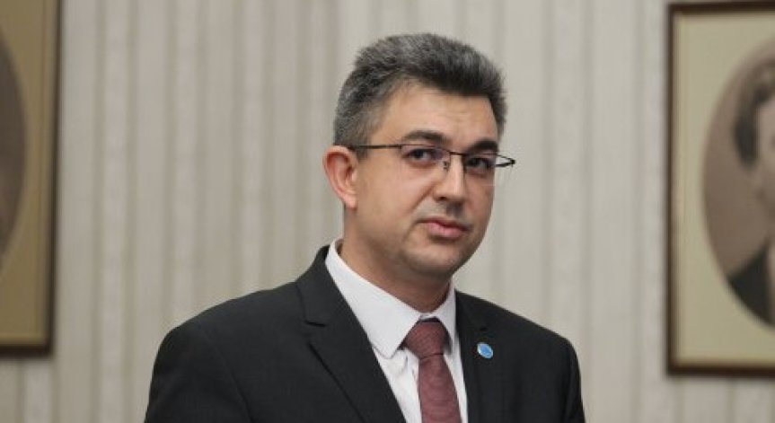 Университетът Алпе Адрия в Клагенфурт: Пламен Николов не е сред възпитаниците ни
