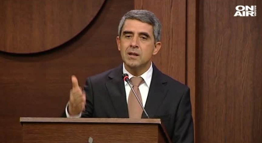 Плевнелиев наложи вето на Закона за военното разузнаване