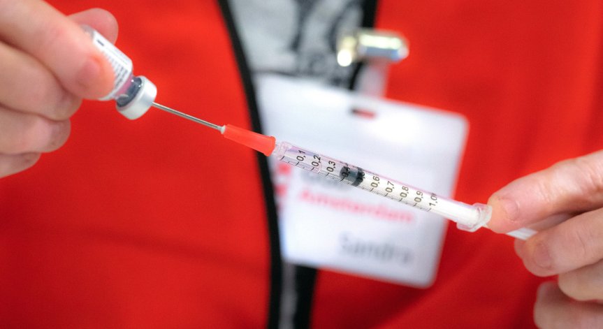 Вирусолог: Ваксината на AstraZeneca е ефективна, но германците са скептични към нея