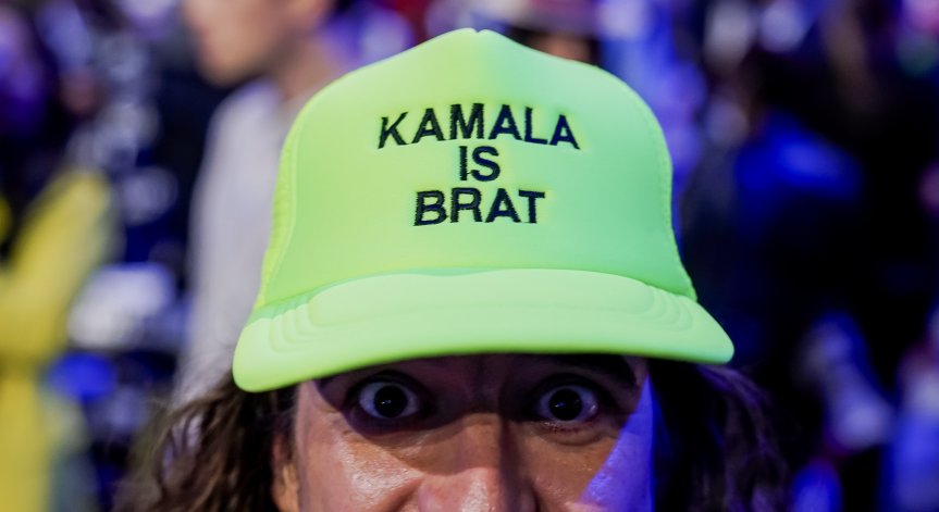 По време на кампанията си, Камала Харис също бе оприличена като ''brat''.