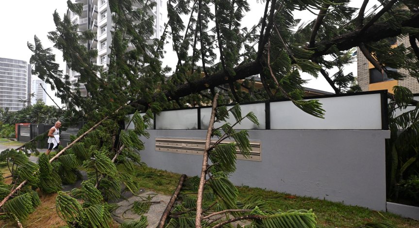 Циклонът причини масови прекъсвания на електрозахранването.