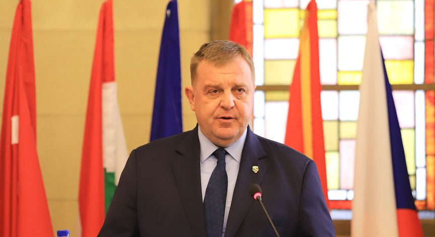 Каракачанов: България ще изтегли контингента си от Афганистан скоро