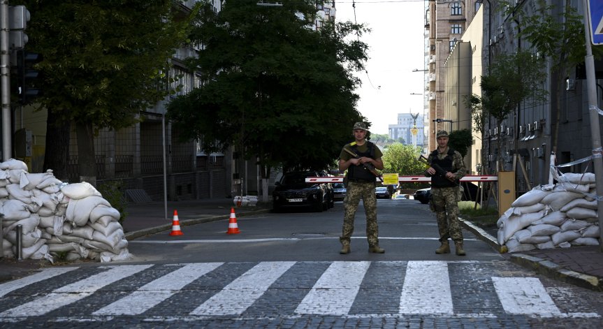 Руски генерал: Украинци грабят и насилват, представяйки се за руснаци