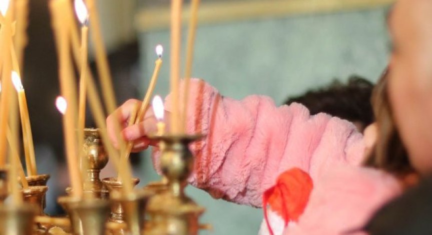 Празникът се пада по време на Великия пост.