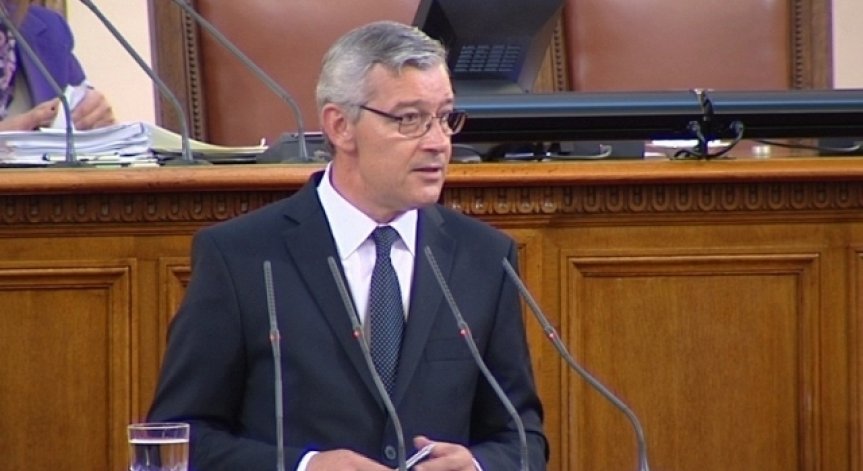 Парламентът отстрани Цветан Гунев от БНБ