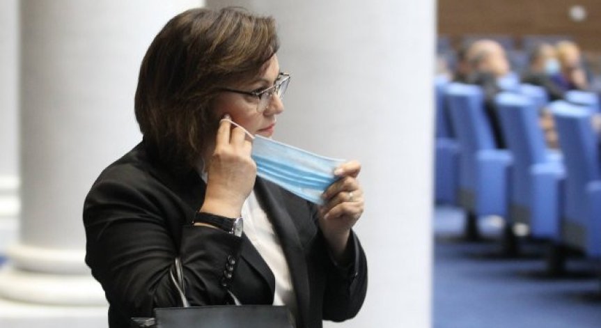 Медицинска сестра да стане защитена професия, иска Нинова