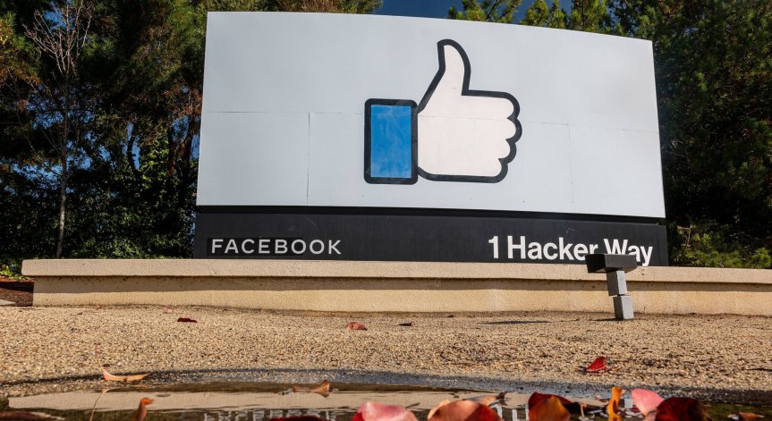 Ще бъде ли разбит Facebook на по-малки части?