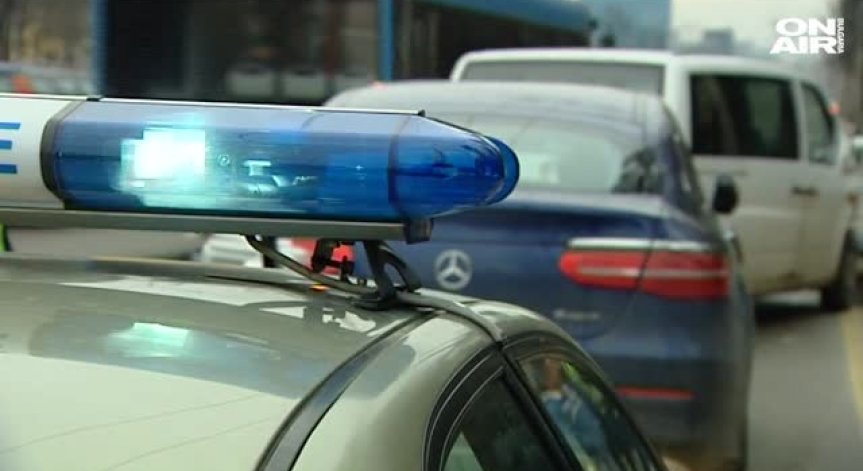 Поредна смърт на пътя: Лек автомобил челно в ТИР