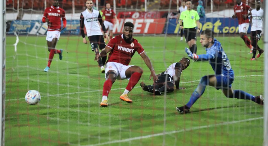 ЦСКА продава голмайстора си Дюкенс Назон за около 2 млн. евро