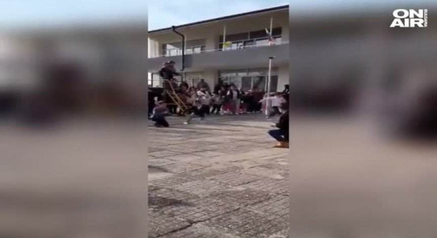 Детска градина празнува под звуците на ориенталски ритми на турски език