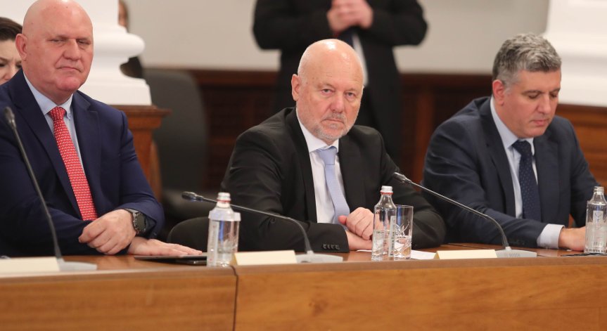 Тагарев: Оказването на помощ на Украйна остава безспорен приоритет