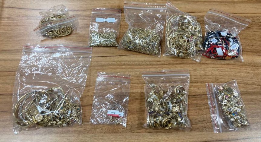 Митничари задържаха контрабандни бижута за над 105 хил. лв.