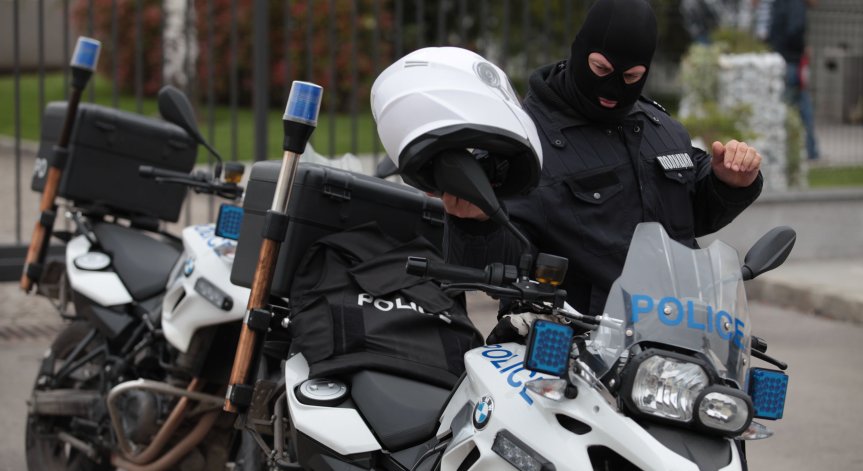 Арестуваха двама шефове на МВР при спецакция