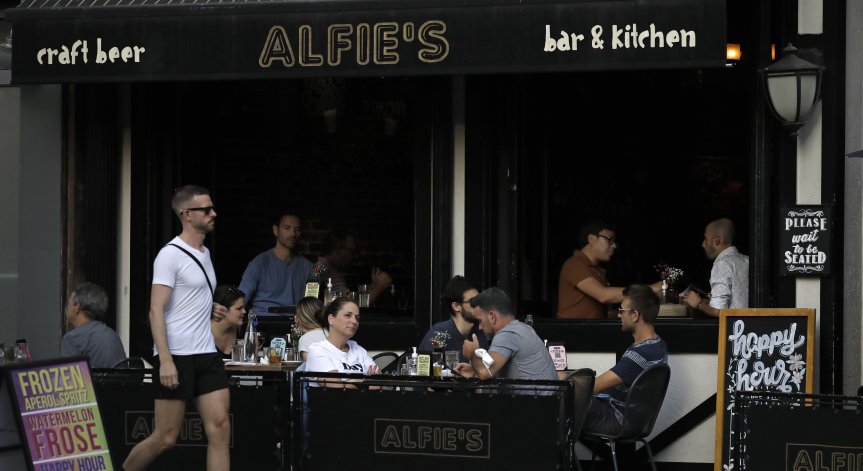 Барове и ресторанти в САЩ планират да обслужват само ваксинирани клиенти