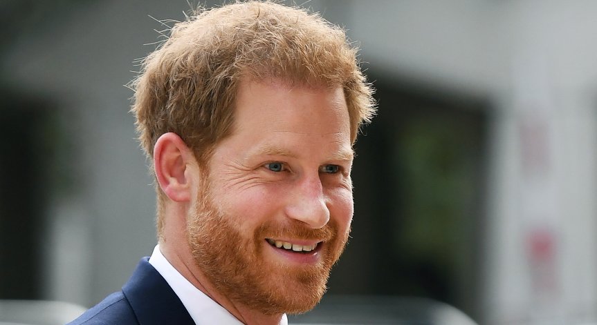 Принц Хари пише мемоари за живота си, книгата излиза в края на 2022 г. 