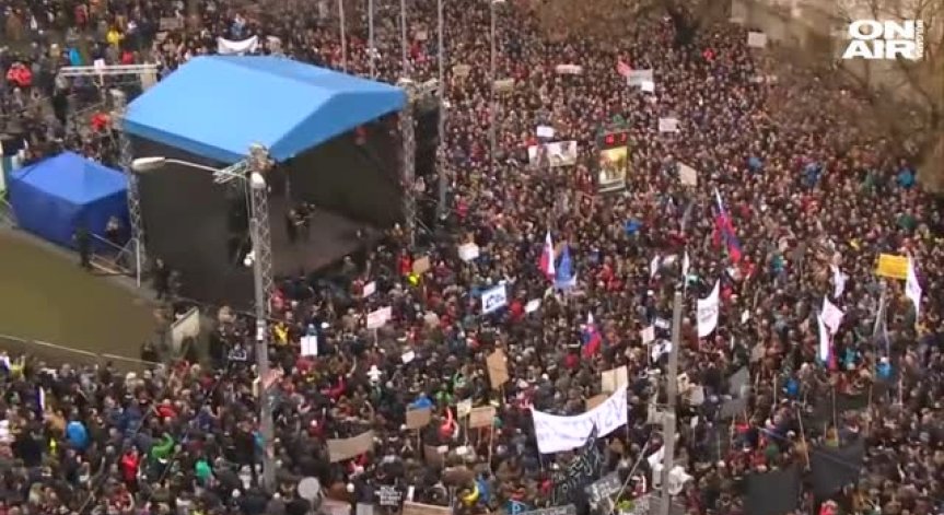 65 хиляди души на антиправителствен протест в Словакия