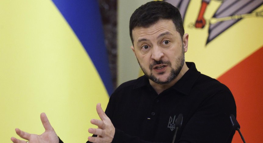 Зеленски прави рокади в търсене на успехи на фронта.