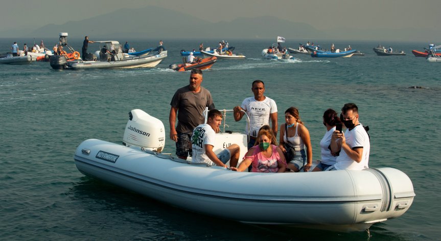 Извънредно положение в Александруполис, евакуират хората след предупредителен SMS