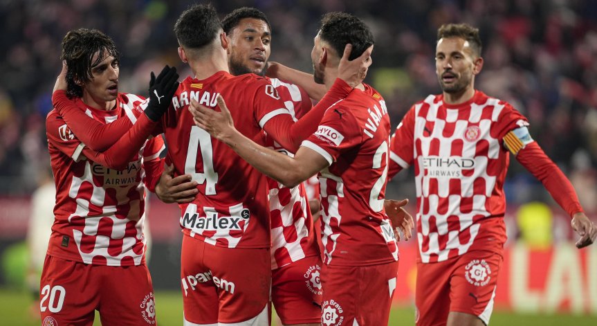 Крайното 3:0 оформи Арнаут Данджума в 81-ата минута.