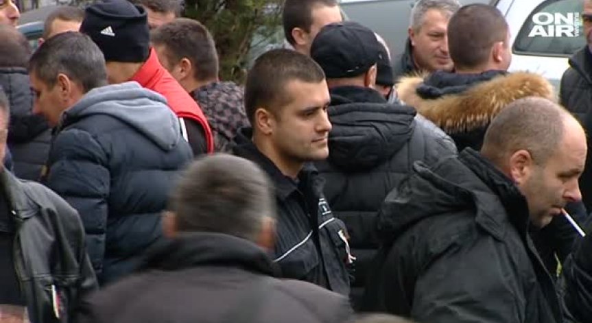 Надзиратели отново излязоха на протест