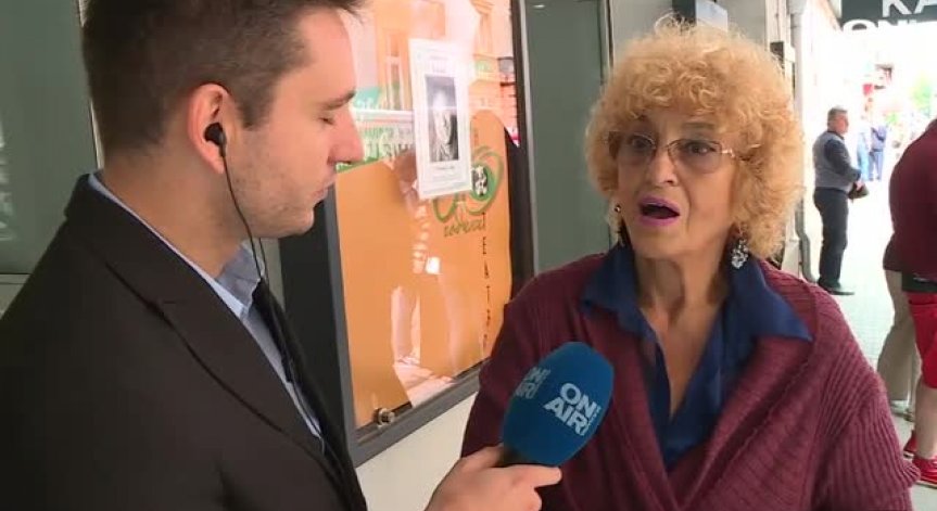 Актьори и приятели изпратиха големия Никола Анастасов