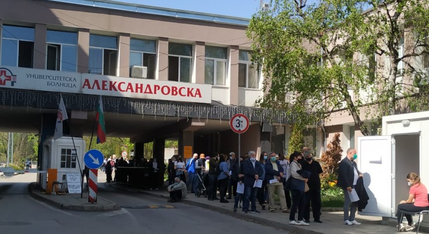 Зелени коридори в 15 областни центрове в страната