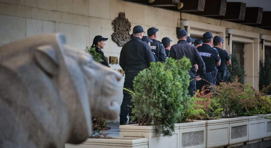 От готвачи, през огняри до полицаи - МВР търси кадри, заплатите са ясни