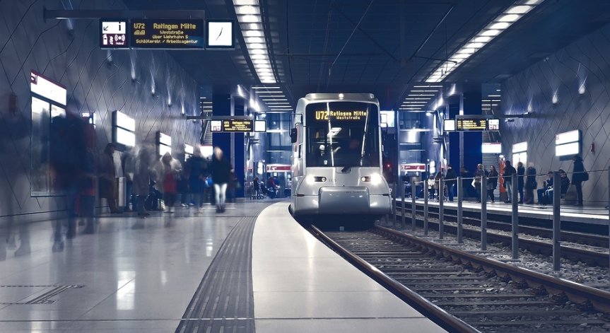 Катастрофа между два влака на метрото в германския Дуйсбург, има пострадали