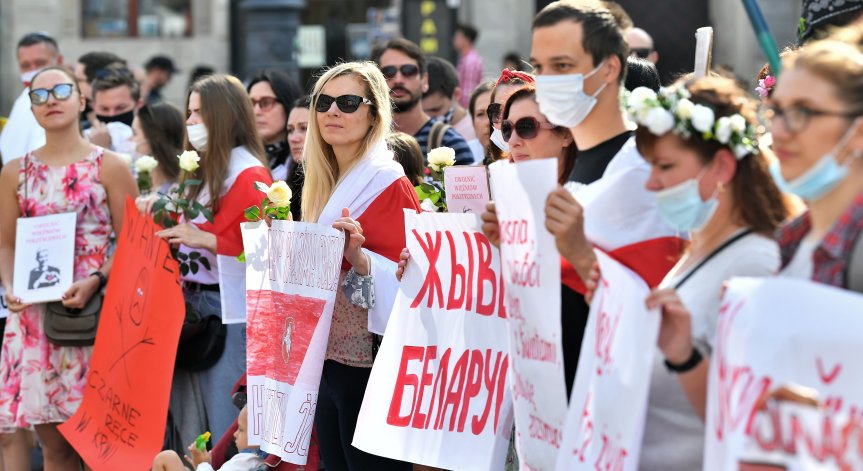 Десетки задържани на протестите срещу Лукашенко в Минкс