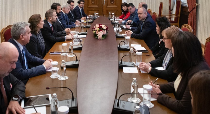 Радев: Необходима е дългосрочна стратегия за развитието на икономиката, основана на анализ