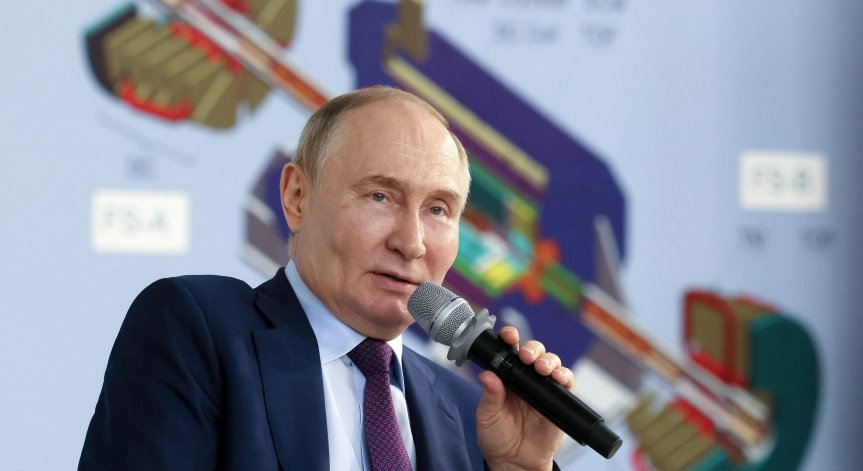 В чест на Путин в Северна Корея звучи руска военна музика 