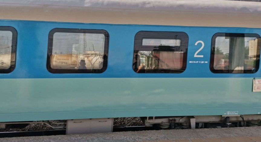 БДЖ: Превишена скорост е вероятната причина за удара между спалните вагони