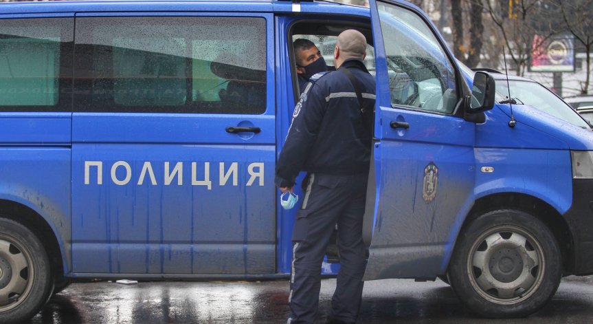 Закопчаха 24-годишен, разбил за нощ 7 коли във Варна