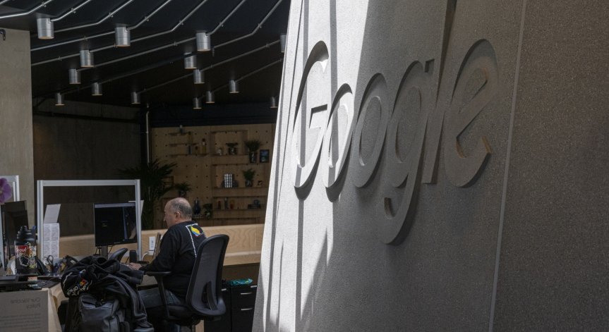 Служителите на Google в постоянно очакване след съкращаването на 6% от работната сила