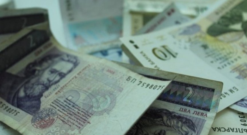 Арестуваха мъж, откраднал 3 бона от квартирата на млада жена