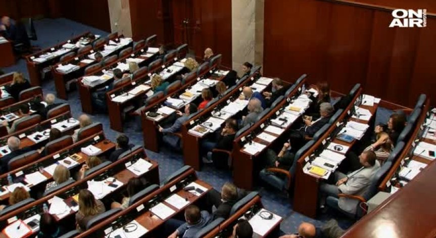 Спорът между Гърция и Македония към своя край – ЕС с похвала