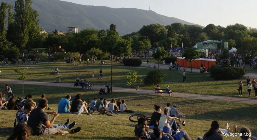 Фестивалът A to jazZ събра хиляди в Южния парк