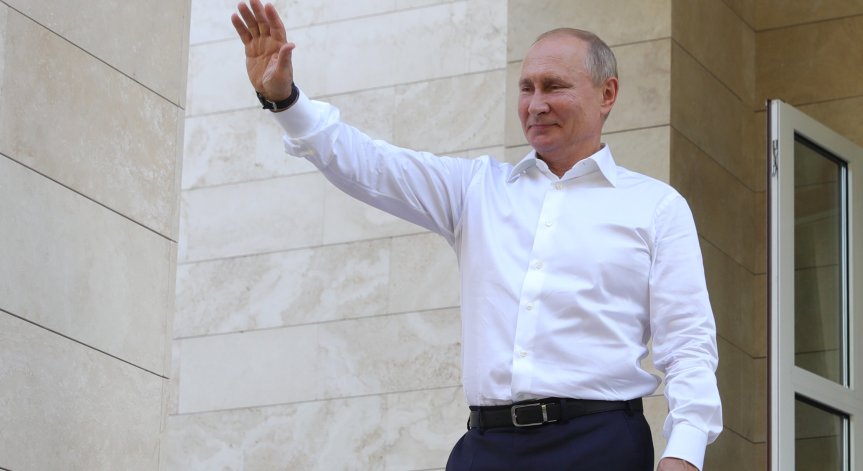 Защо Путин никога не носи маска?